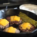 ハンバーグは良くこねたほうがいい?こねすぎはダメ?